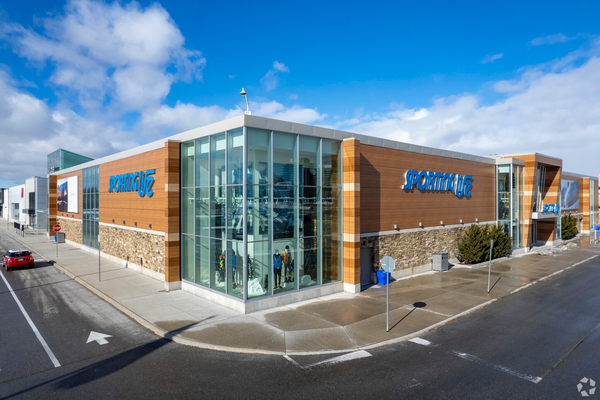 9350 Yonge St, Richmond Hill, ON for sale Primary Photo- Image 1 of 1