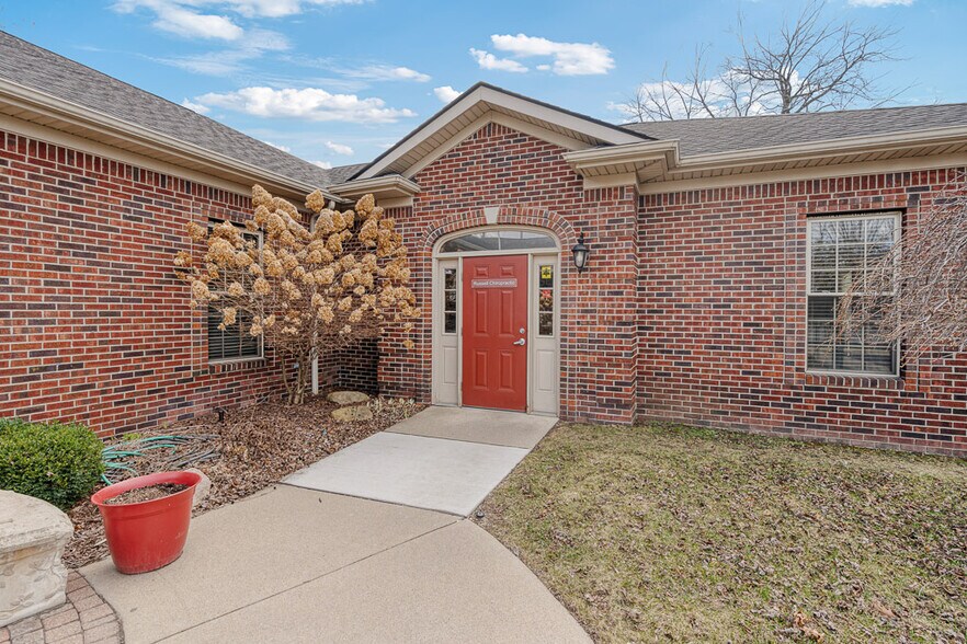 15195 Allen Rd, Southgate, MI à vendre - Photo du bâtiment - Image 2 de 35