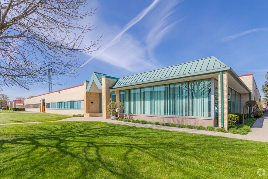 6500 N Lincoln Ave, Lincolnwood, IL for sale - Building Photo - Image 3 of 11