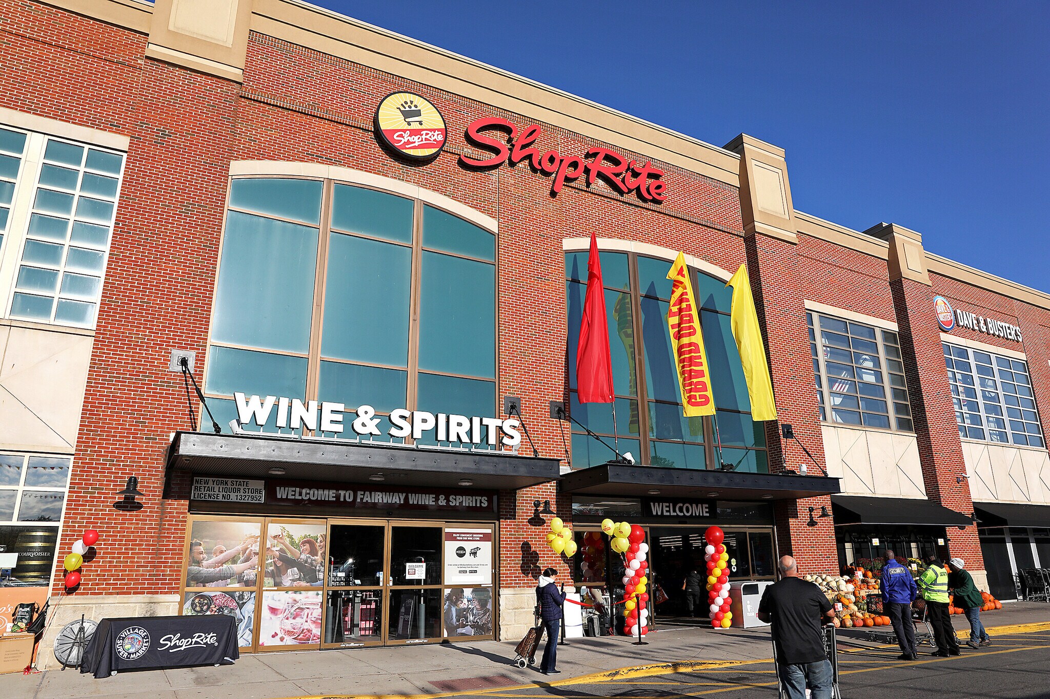 847-894 Pelham Pky, Pelham Manor, NY à vendre Photo du bâtiment- Image 1 de 1