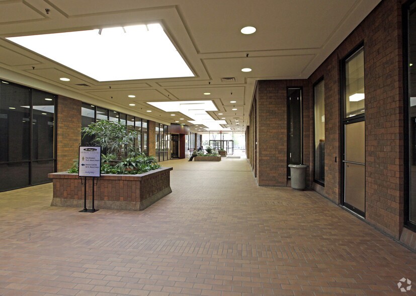 76 S Main St, Akron, OH à louer - Hall d’entrée - Image 3 de 18