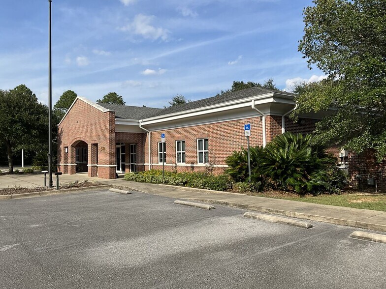 5784 Chumuckla Hwy, Pace, FL à louer - Photo du bâtiment - Image 3 de 4