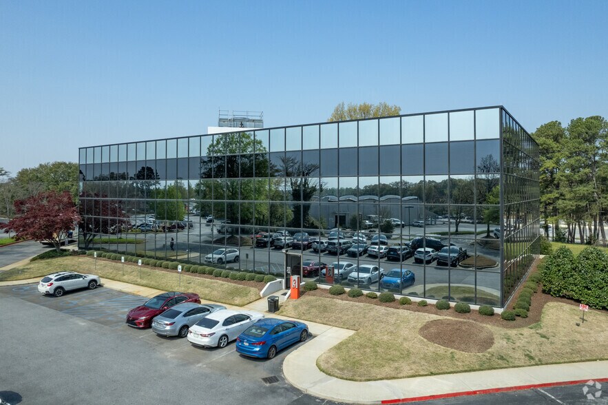 777 Lowndes Hill Rd, Greenville, SC à louer - Photo principale - Image 1 de 9