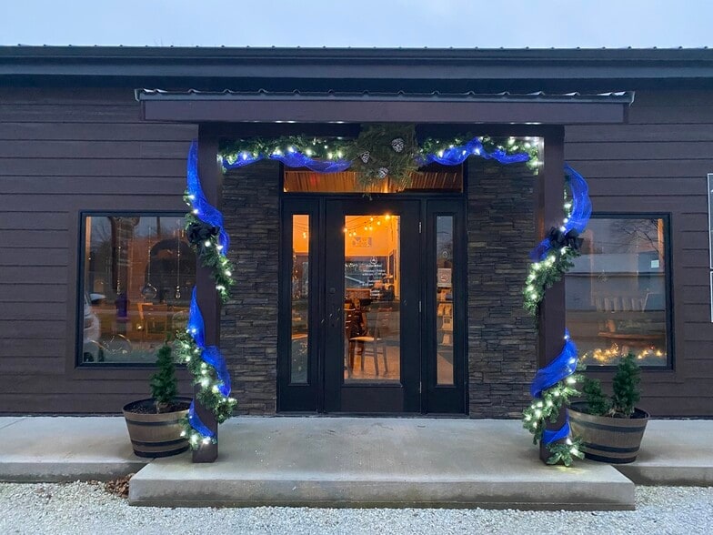 1015 Colfax St, Crescent City, IL for sale - Building Photo - Image 3 of 21