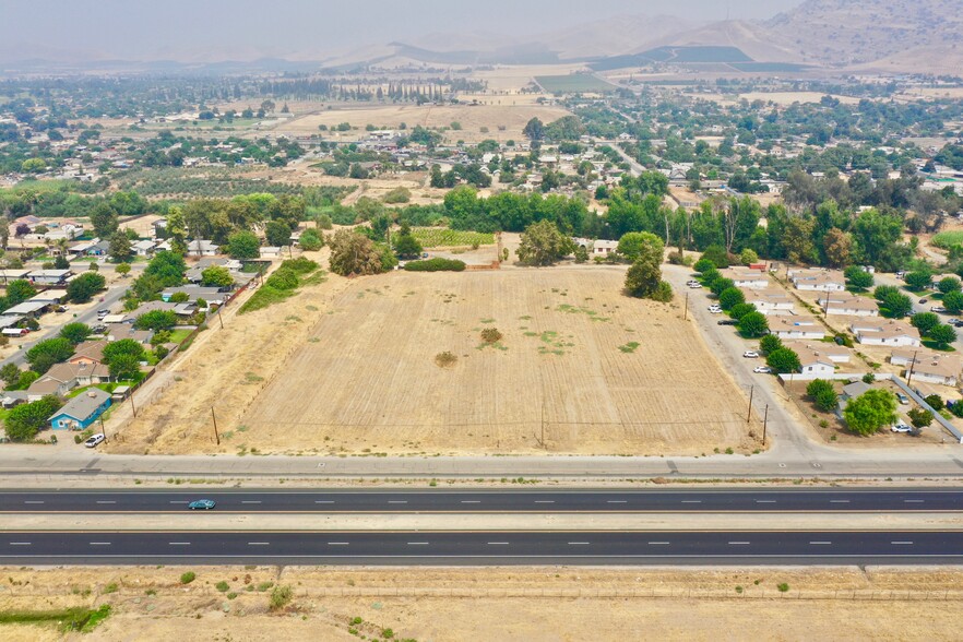 E Poplar Ave, Porterville, CA for sale - Primary Photo - Image 1 of 1