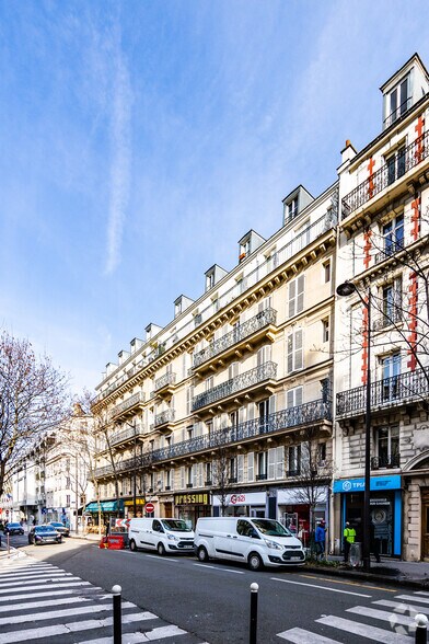 12 Rue Des Batignolles, Paris à louer - Photo du bâtiment - Image 3 de 14