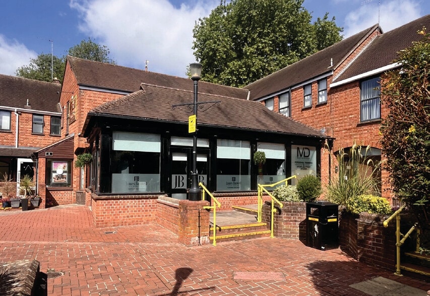White Lion Walk, Banbury for lease - Building Photo - Image 2 of 4