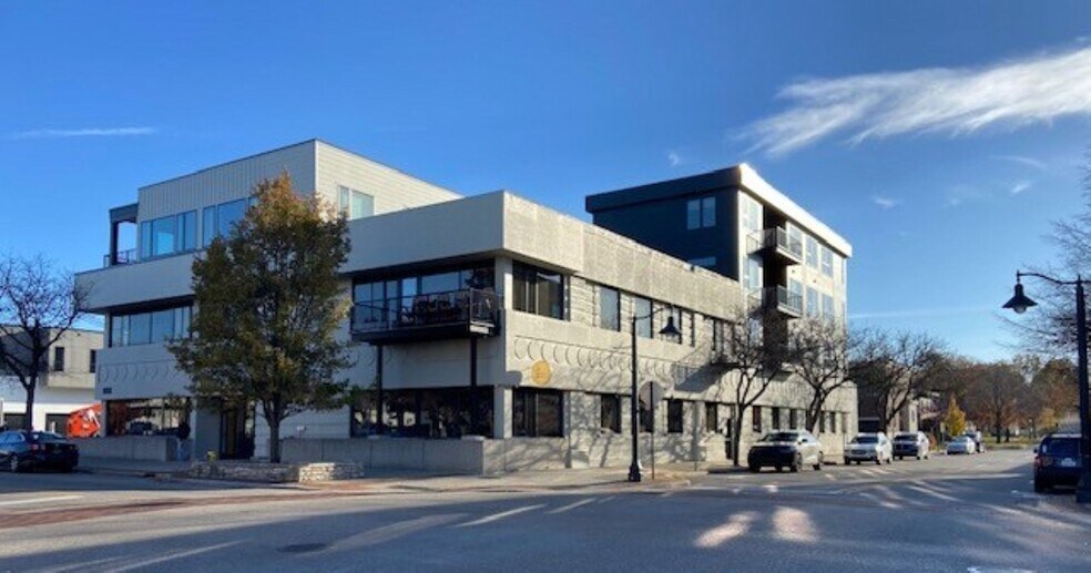 300 Washington Ave, Grand Haven, MI à vendre - Photo du bâtiment - Image 2 de 15