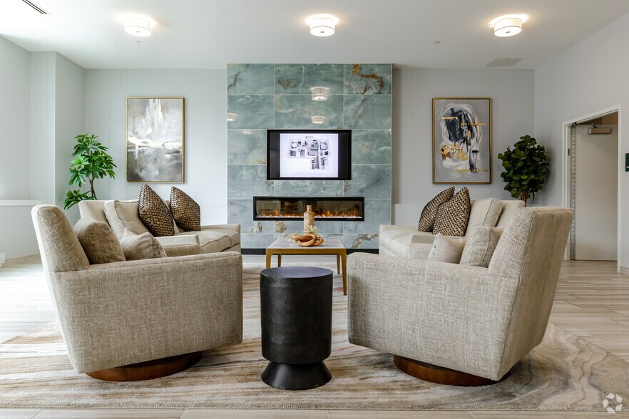 400 N Main St, Glen Ellyn, IL à louer - Hall d’entrée - Image 3 de 5