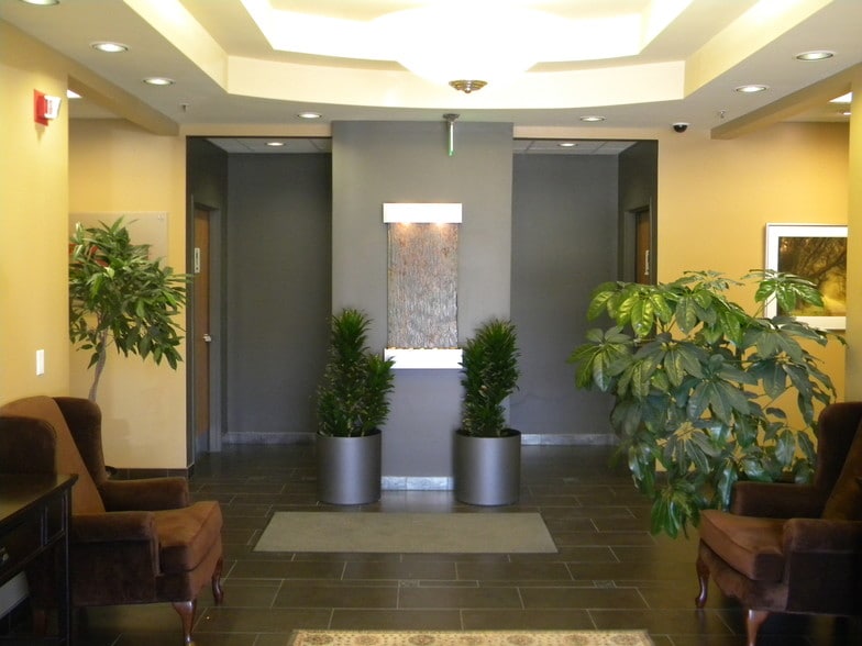 523 W Heritage Park Blvd, Layton, UT for lease - Lobby - Image 3 of 3