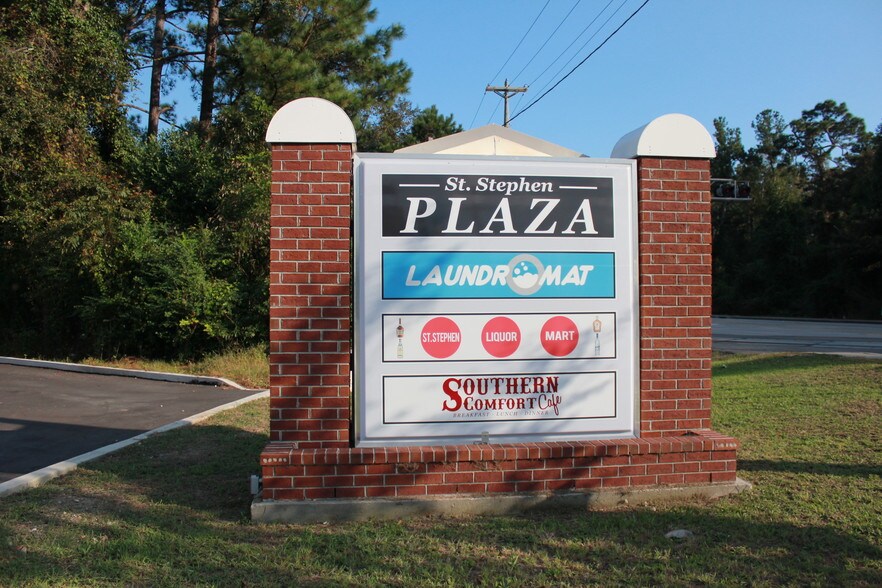 106 M L King Blvd, Saint Stephen, SC à vendre - Photo du bâtiment - Image 1 de 25