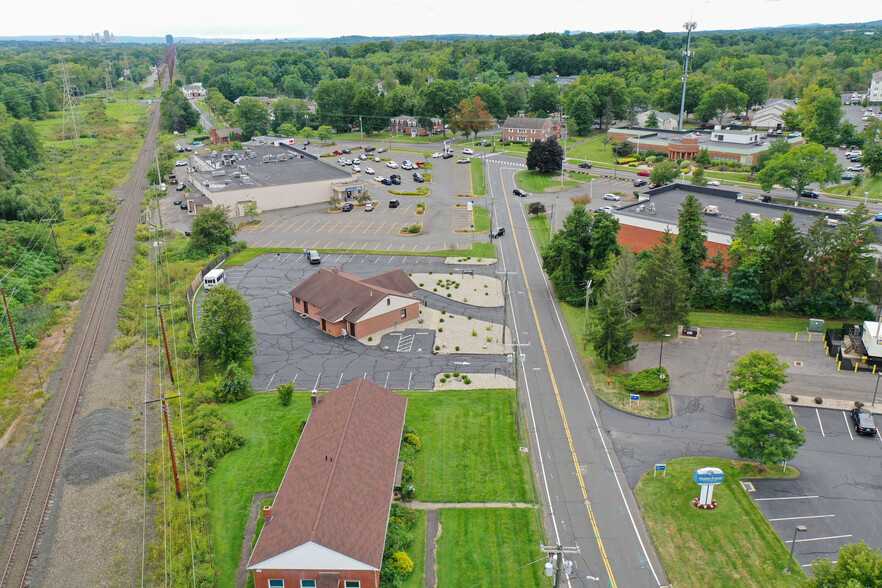 12 Seneca Rd, Bloomfield, CT for sale - Building Photo - Image 3 of 10