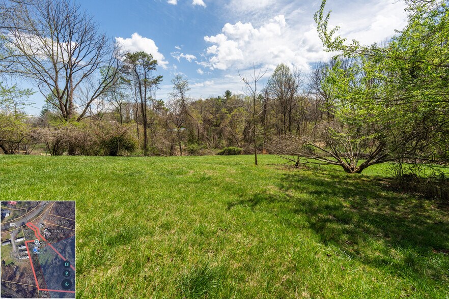 648 Sand Hill Rd, Asheville, NC à vendre - Photo du bâtiment - Image 3 de 7