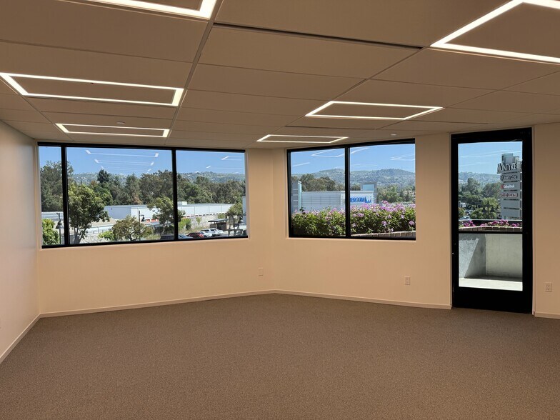 2640 E Garvey Ave S, West Covina, CA à louer - Photo intérieure - Image 3 de 8