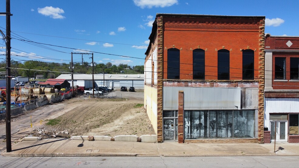 19 E Hobson Ave, Sapulpa, OK for sale - Building Photo - Image 1 of 1