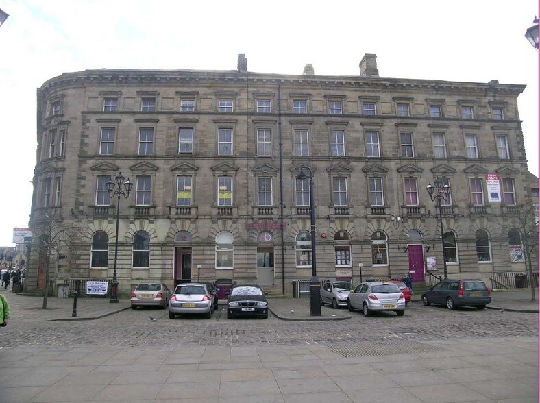 14-16 St Georges Sq, Huddersfield à louer - Photo principale - Image 1 de 1