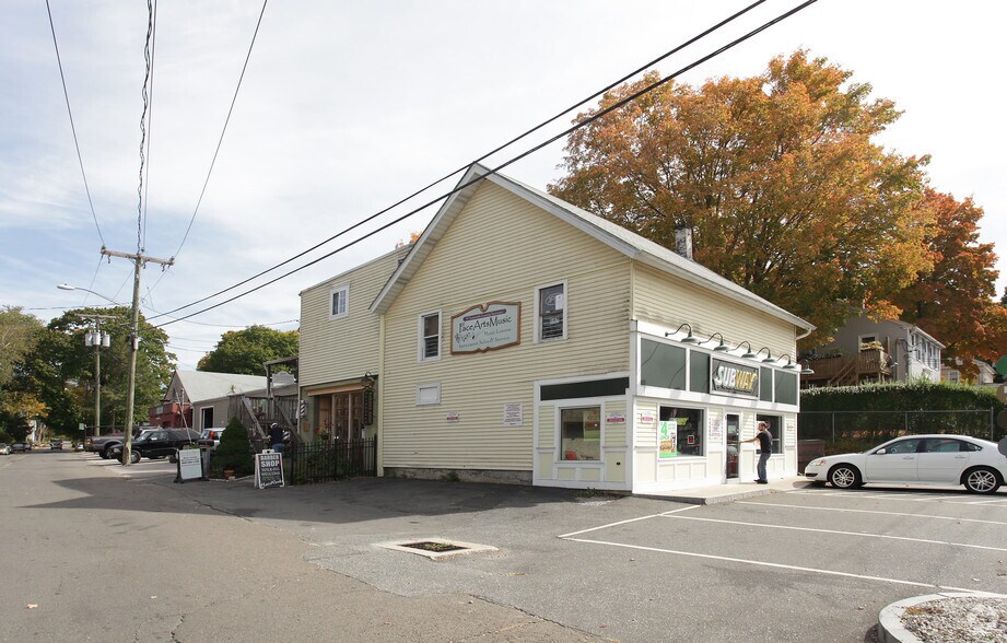 83 Main St, Deep River, CT à louer - Photo du bâtiment - Image 2 de 20