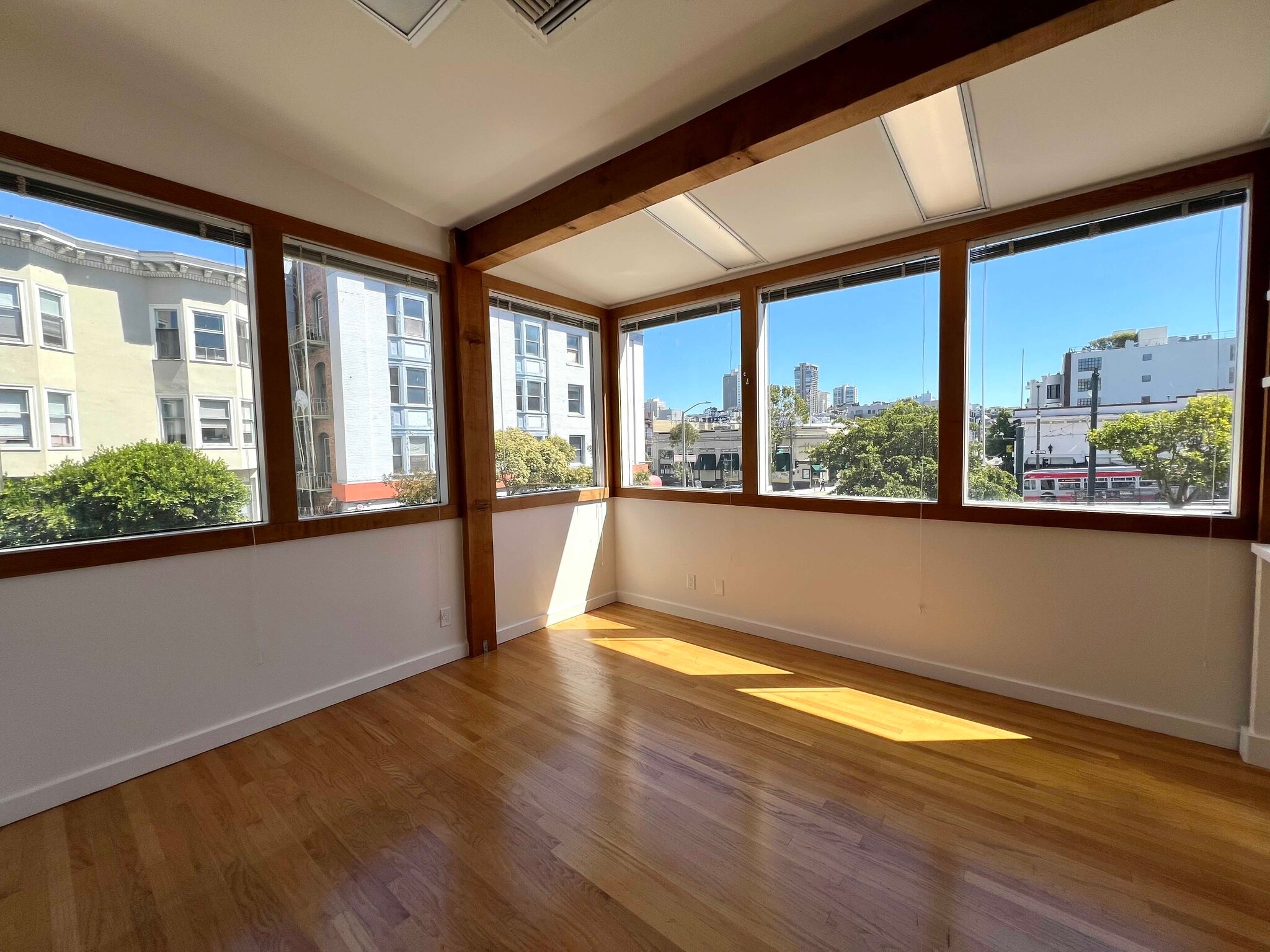 2025-2095 Van Ness Ave, San Francisco, CA for lease Interior Photo- Image 1 of 13