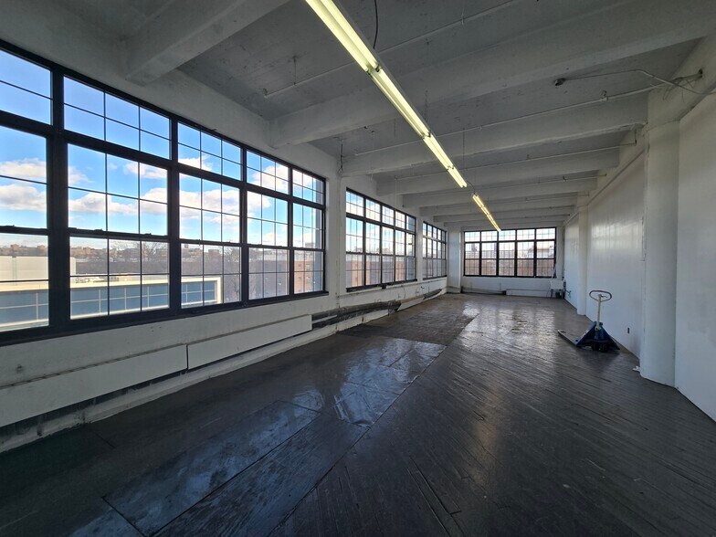 544-560 Park Ave, Brooklyn, NY à louer - Photo du bâtiment - Image 2 de 17
