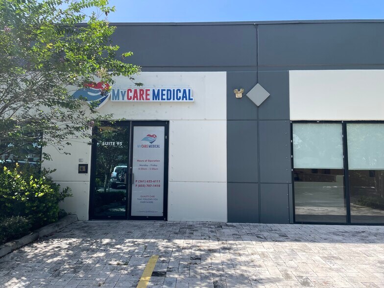 801 Northpoint Pky, West Palm Beach, FL à louer - Photo du bâtiment - Image 2 de 13