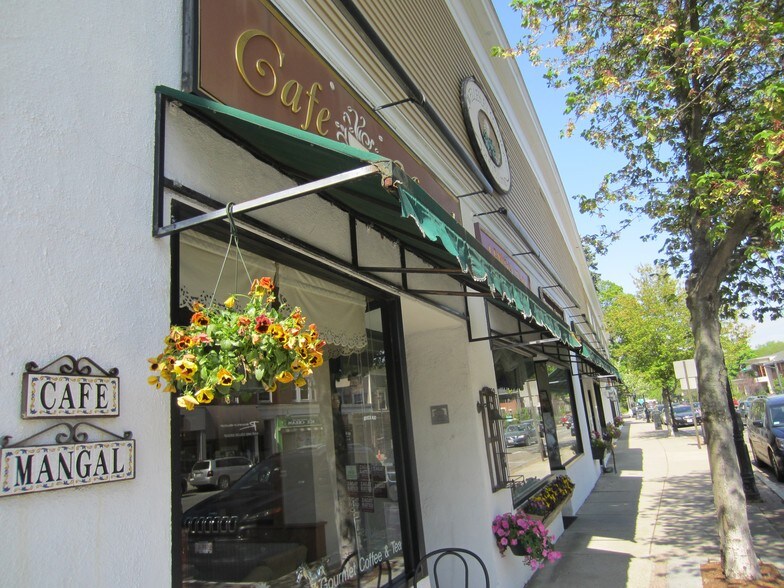 555 Washington St, Wellesley, MA à louer - Photo du bâtiment - Image 3 de 22