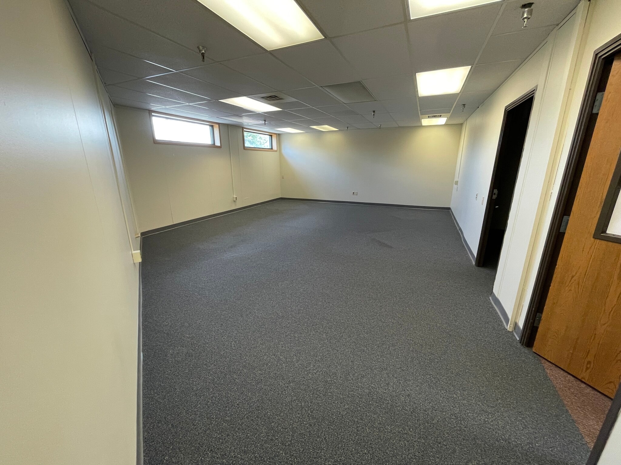 3 Neptune Rd, Poughkeepsie, NY for lease Interior Photo- Image 1 of 3