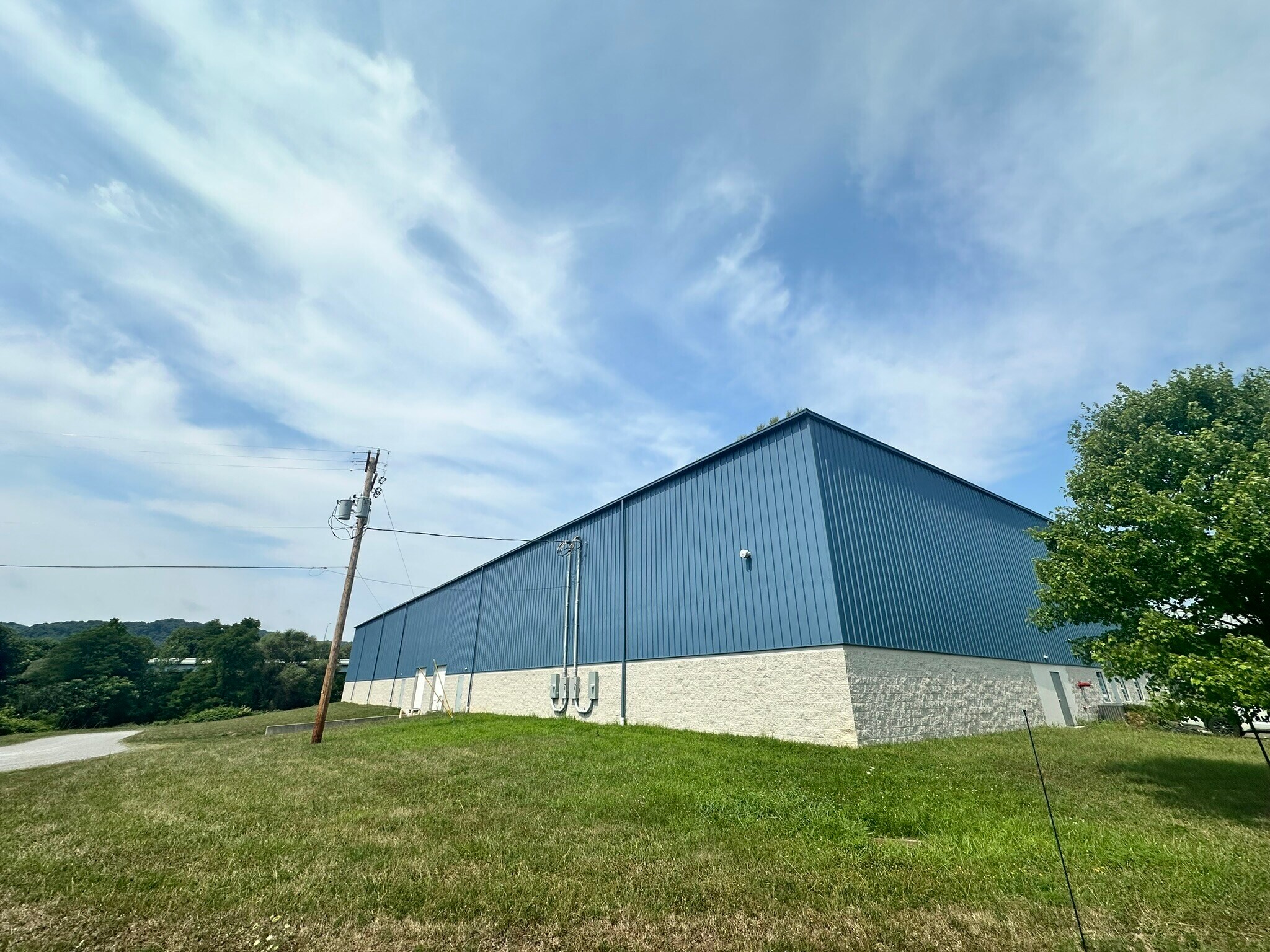 200 8th St, Chester, WV for lease Building Photo- Image 1 of 9