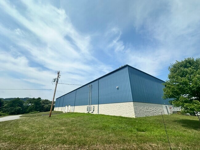 More details for 200 8th St, Chester, WV - Industrial for Lease