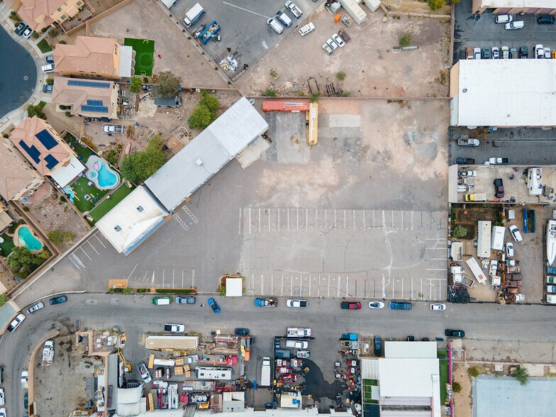 648 Joey Ln, Henderson, NV à louer - Photo du bâtiment - Image 3 de 31
