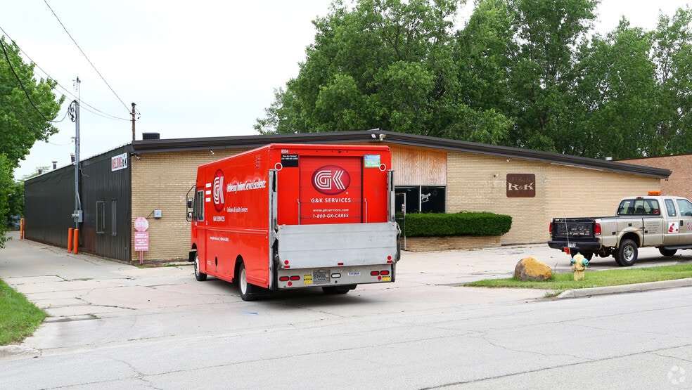 54 Le Baron St, Waukegan, IL for lease - Building Photo - Image 2 of 3