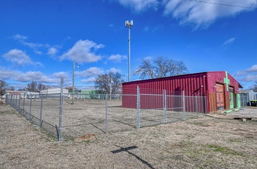 529 Eel River St, Purcell, OK à vendre - Photo principale - Image 1 de 11