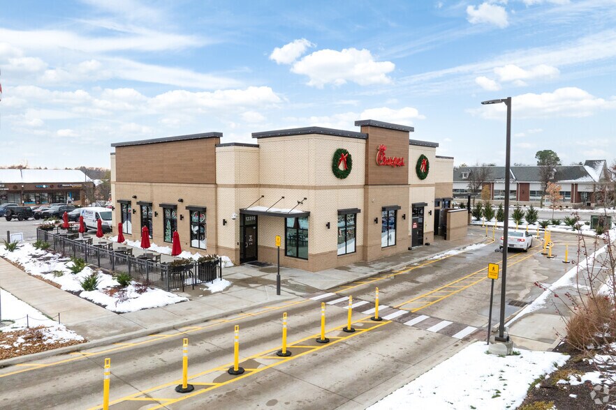 12398 Olive Blvd, Creve Coeur, MO à vendre - Photo principale - Image 1 de 4