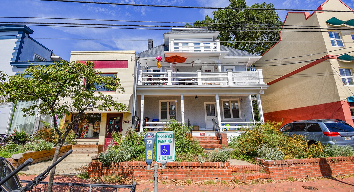 7042-7044 Carroll Ave, Takoma Park, MD à vendre Photo du bâtiment- Image 1 de 9