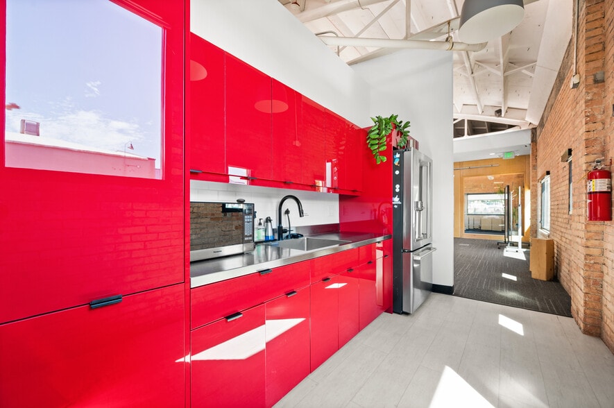 343 W 400 S, Salt Lake City, UT for lease - Interior Photo - Image 3 of 16