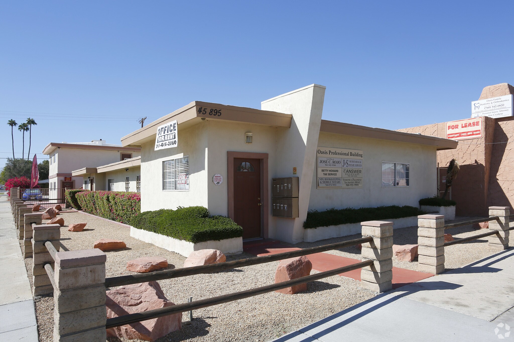 45895 Oasis St, Indio, CA à louer Photo principale- Image 1 de 13
