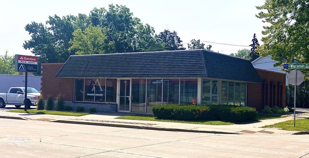 425 W Wisconsin Ave, Appleton, WI for sale - Building Photo - Image 1 of 1