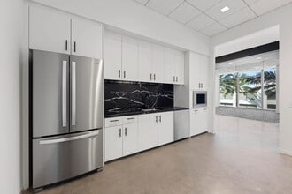 400 Spectrum Center Dr, Irvine, CA for lease Interior Photo- Image 1 of 5