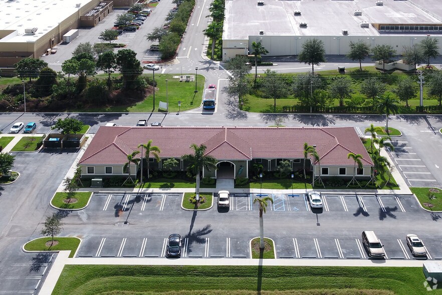 585 NW Lake Whitney, Port Saint Lucie, FL for sale - Building Photo - Image 3 of 21