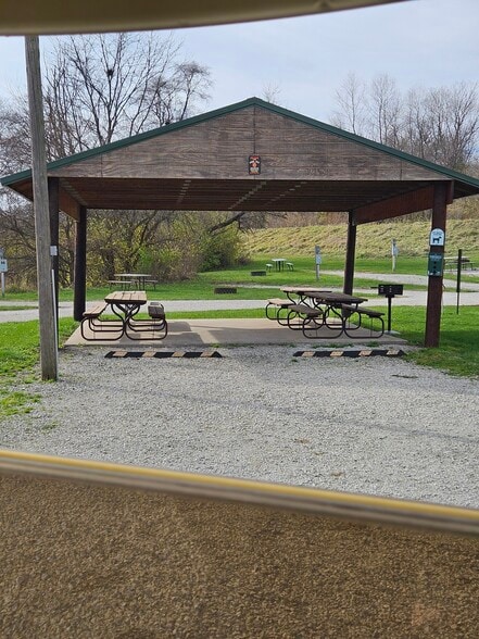 36026 Jewell Ct, Earlham, IA à vendre - Photo du bâtiment - Image 3 de 55