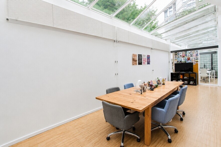 Bureau dans Paris à louer - Photo du bâtiment - Image 3 de 7