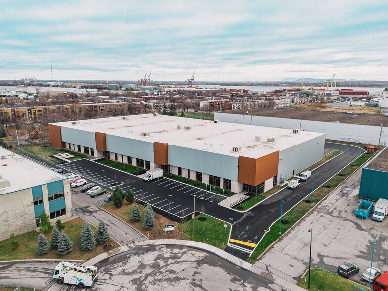 5800 St Ontario E, Montréal, QC for lease - Building Photo - Image 3 of 5