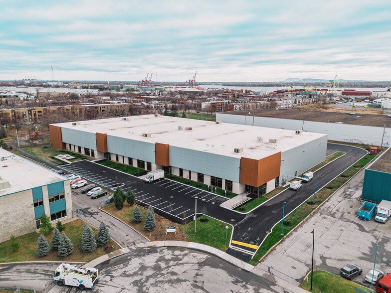 5800 St Ontario E, Montréal, QC for lease - Building Photo - Image 3 of 5