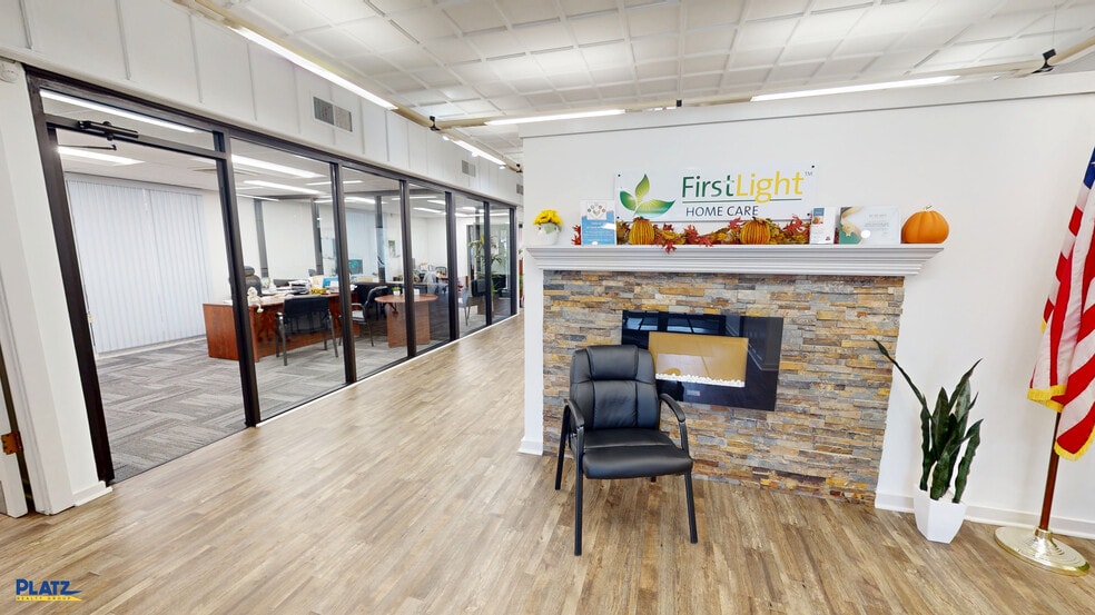 4390 Mahoning Ave, Youngstown, OH à vendre - Photo du bâtiment - Image 2 de 19