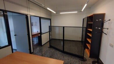 Office in Barcelona, Barcelona for lease Interior Photo- Image 2 of 17