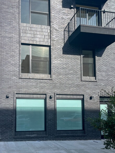 831 Knickerbocker Ave, Brooklyn, NY à louer - Photo du bâtiment - Image 2 de 20