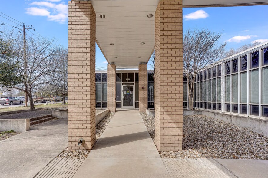 3601 Manor Rd, Austin, TX à vendre - Photo du bâtiment - Image 3 de 12