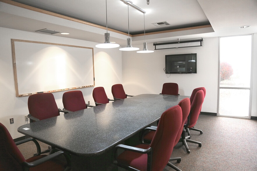 1945 Nm-304 Rd, Belen, NM à louer - Photo du bâtiment - Image 3 de 8