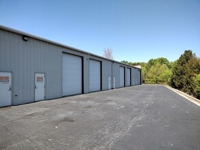 5207 Belle Wood Ct, Buford, GA for sale Interior Photo- Image 2 of 14