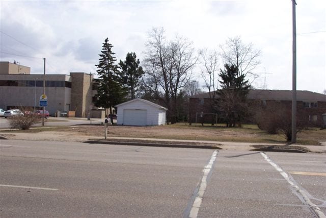 1328 Royalton St, Waupaca, WI for sale Primary Photo- Image 1 of 2