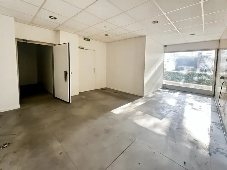 Commerce de détail dans Paris à louer - Photo du bâtiment - Image 3 de 7